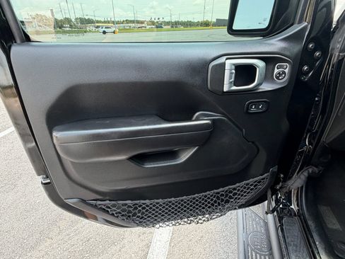 Used 2019 Jeep Wrangler Unlimited Rubicon AWD/4WD image 9