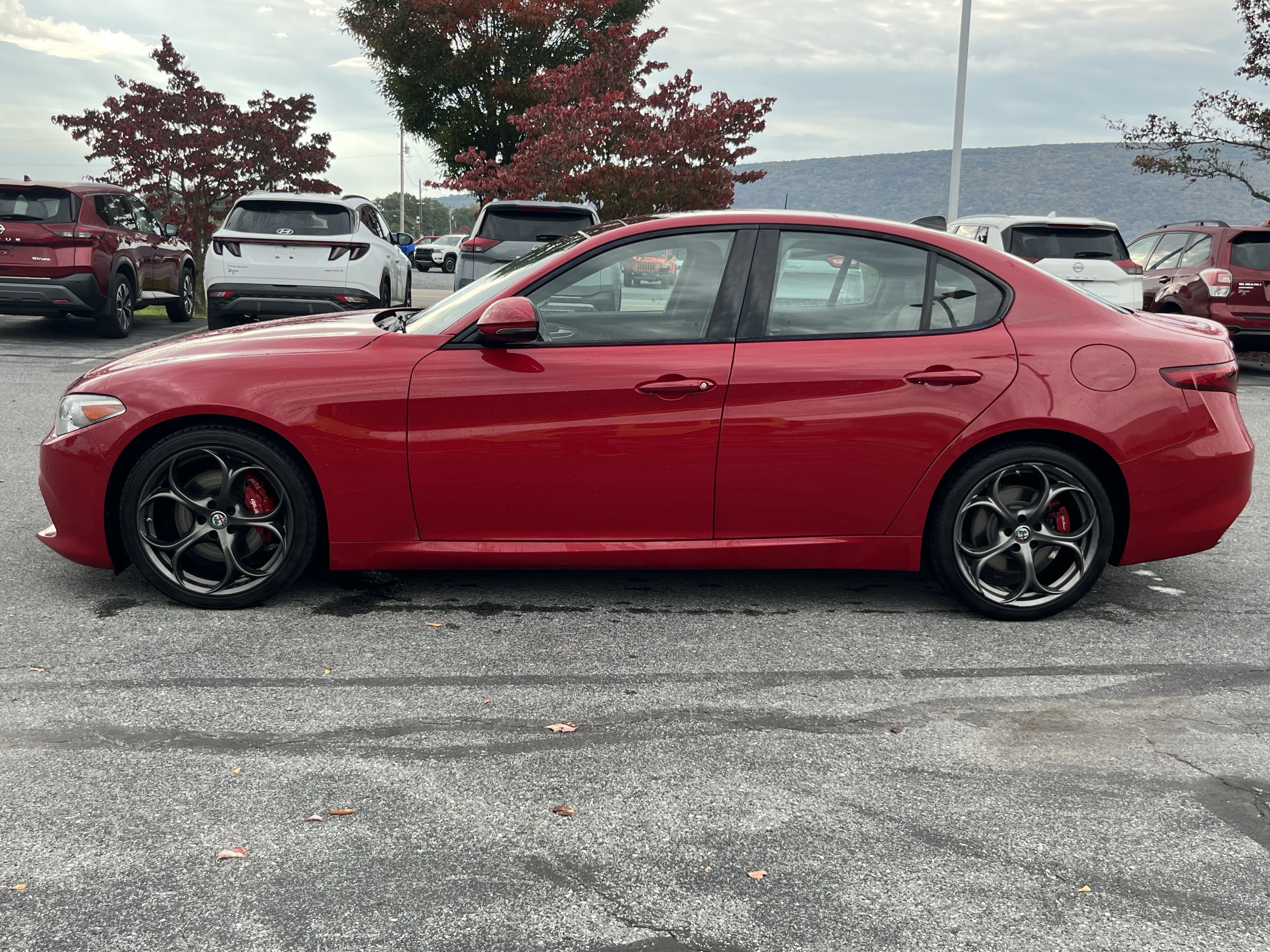 Used 2020 Alfa Romeo Giulia Ti Sport w/ Quick Order Package 22S Sport AWD/4WD image 9