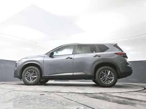 Used 2024 Nissan Rogue S image 53