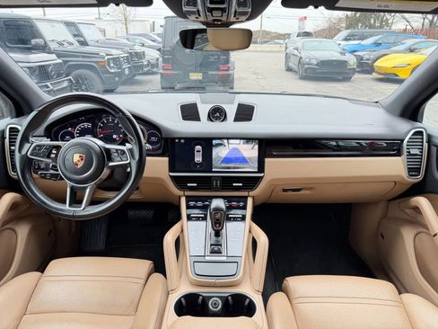 Used 2019 Porsche Cayenne image 18