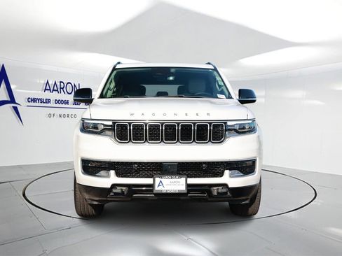 Used 2023 Jeep Wagoneer L 4WD w/ Rear Seat Video Group 1 image 4