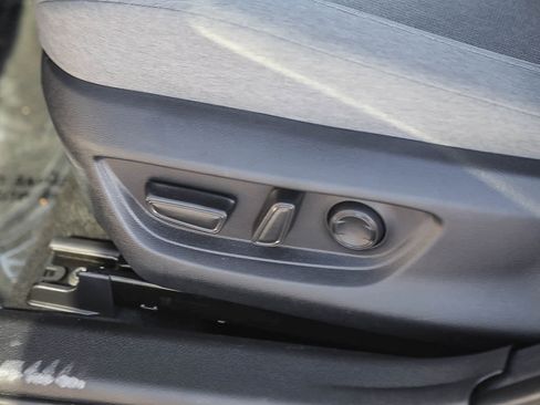 Used 2025 Toyota Camry LE FWD image 19