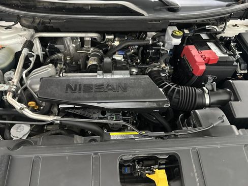 Used 2024 Nissan Rogue S AWD/4WD image 9