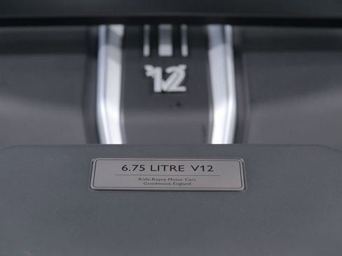 Used 2023 Rolls-Royce Phantom Sedan image 83
