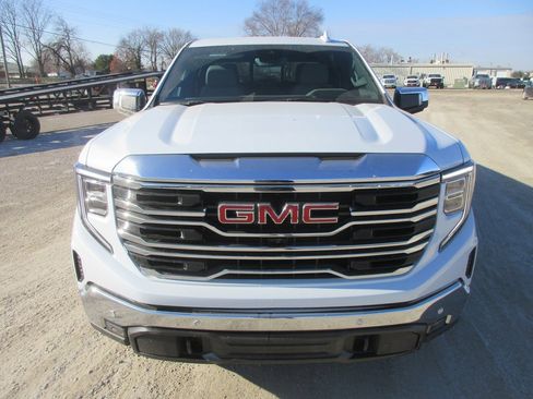 New 2026 GMC Sierra 1500 SLT w/ SLT Premium Plus Package image 12