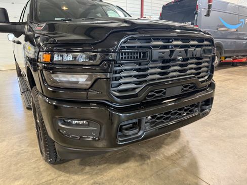 Used 2025 RAM 2500 Big Horn AWD/4WD image 2