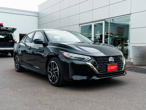 New 2025 Nissan Sentra SR w/ SR Premium Package image 30