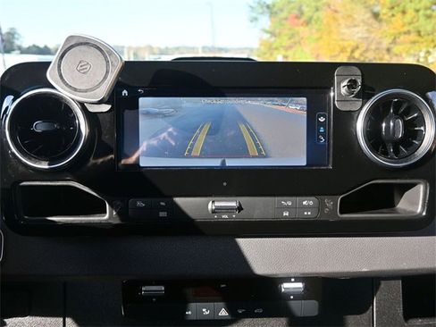 Used 2025 Mercedes-Benz Sprinter 2500 image 12