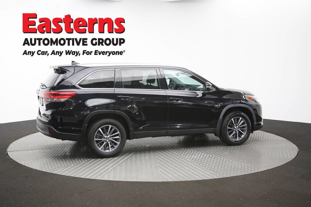Used 2019 Toyota Highlander XLE AWD/4WD image 47
