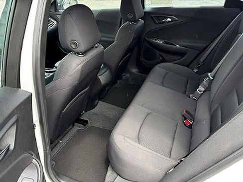 Used 2022 Subaru Crosstrek 2.0i AWD/4WD image 8