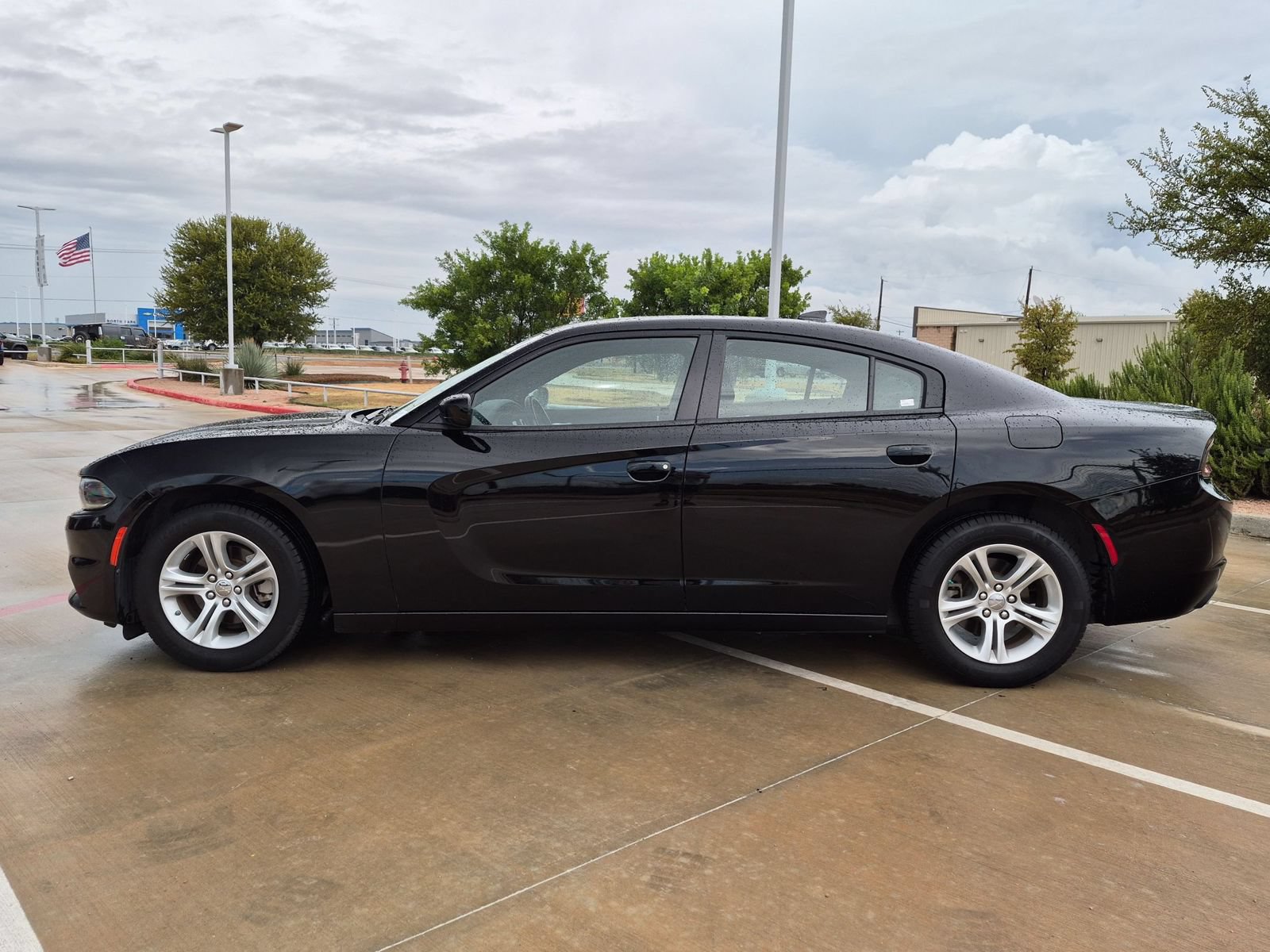 Used 2023 Dodge Charger SXT RWD image 6
