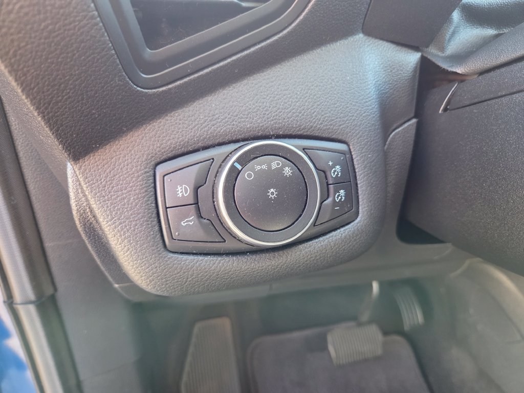 Used 2017 Ford Escape SE AWD/4WD image 14