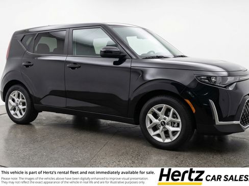 Used 2025 Kia Soul LX w/ LX Technology Package FWD image 1