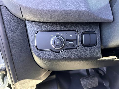 Used 2025 Mercedes-Benz Sprinter 2500 image 11