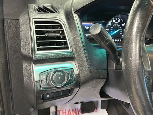 Used 2016 Ford Explorer XLT w/ Equipment Group 202A AWD/4WD image 32