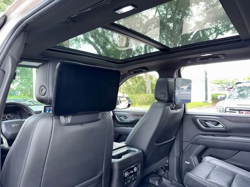 Used 2021 Chevrolet Tahoe Z71 w/ Luxury Package AWD/4WD image 31