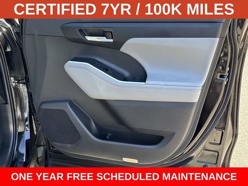 Used 2023 Toyota Highlander XLE AWD/4WD image 8