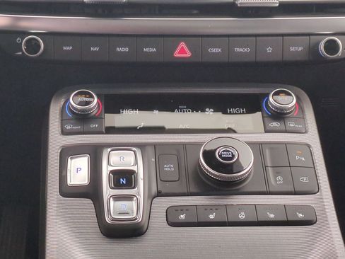 Certified 2024 Hyundai Palisade Calligraphy FWD image 31