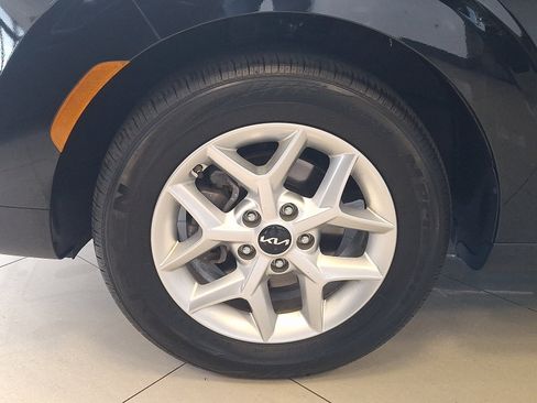 Certified 2023 Kia Soul LX w/ LX Technology Package FWD image 8