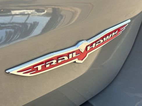 Used 2021 Jeep Grand Cherokee Trailhawk w/ Trailhawk Luxury Group AWD/4WD image 11
