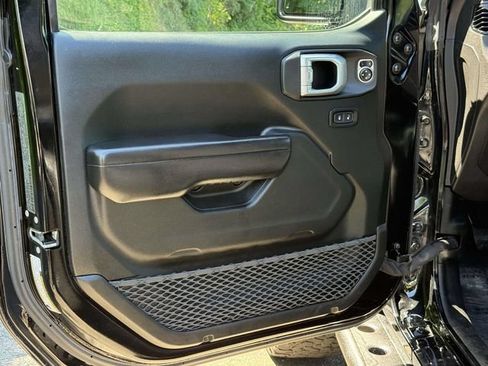 Used 2021 Jeep Wrangler Sport AWD/4WD image 9