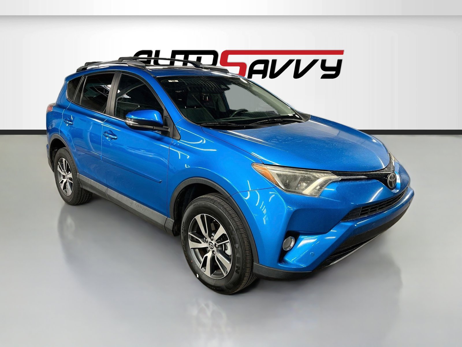 Used 2017 Toyota RAV4 XLE FWD image 1