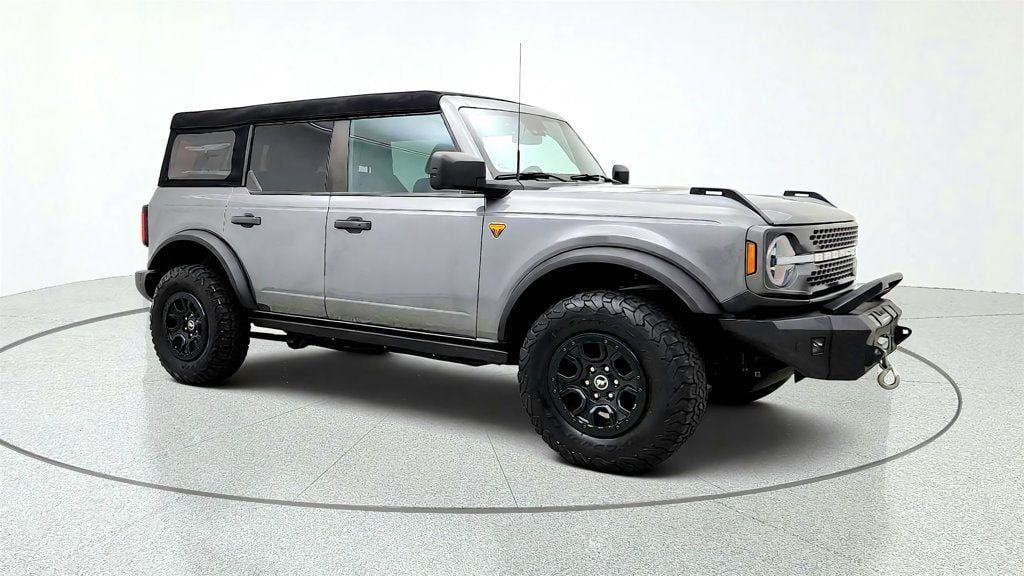 Used 2023 Ford Bronco Badlands AWD/4WD image 3