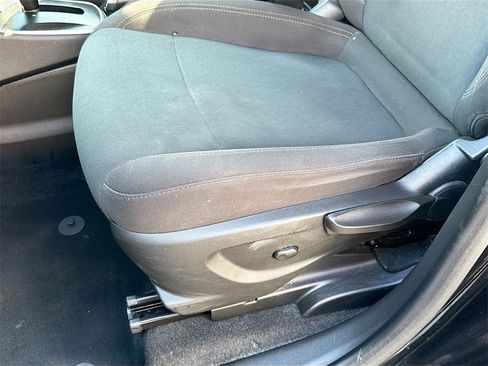 Used 2022 Chevrolet Trax LS w/ Tint and Cruise Package image 19