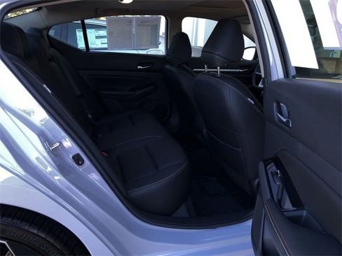 Used 2023 Nissan Altima 2.5 SR w/ SR Premium Package image 34