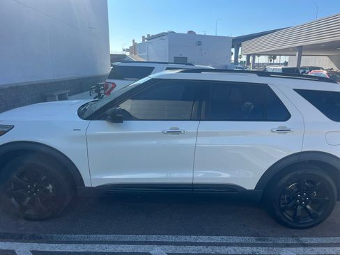 Used 2023 Ford Explorer ST-Line w/ Class IV Trailer Tow Package RWD image 8