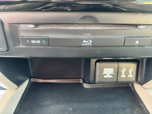 Used 2016 Honda Pilot Touring image 30