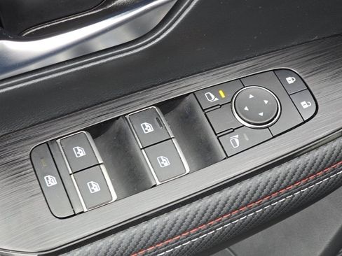 Used 2025 Nissan Kicks SR image 19