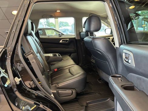 Used 2019 Nissan Pathfinder SL AWD/4WD image 33