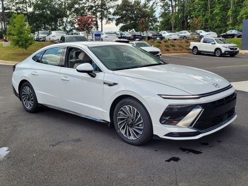 New 2025 Hyundai Sonata SEL image 1