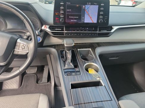 Certified 2021 Toyota Sienna Limited image 21