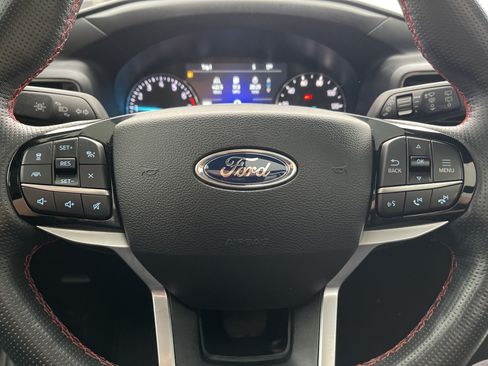 Certified 2022 Ford Explorer ST-Line w/ Class IV Trailer Tow Package AWD/4WD image 17