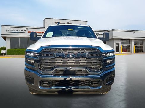 Used 2025 RAM 2500 Tradesman w/ Chrome Appearance Group AWD/4WD image 2