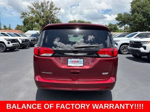 Used 2023 Chrysler Voyager LX FWD image 5