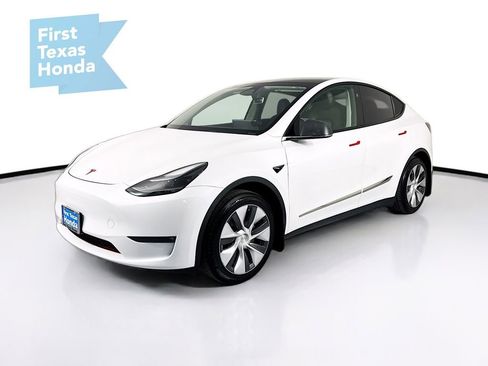 Used 2023 Tesla Model Y Long Range image 3