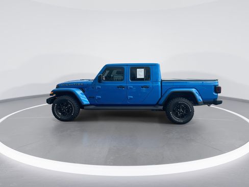 Used 2025 Jeep Gladiator Sport AWD/4WD image 6