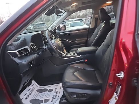 Used 2023 Toyota Highlander Platinum image 9