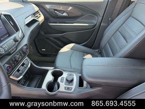 Used 2023 GMC Terrain Denali w/ Denali Premium Package AWD/4WD image 12