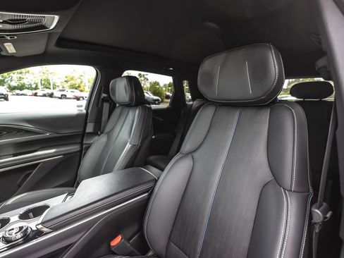 Used 2024 Cadillac Lyriq Sport AWD/4WD image 21