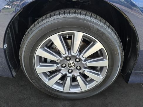 Used 2020 Toyota Sienna XLE w/ XLE Navigation Package AWD/4WD image 13