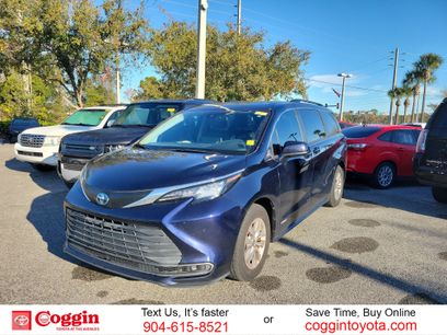 Used 2021 Toyota Sienna LE