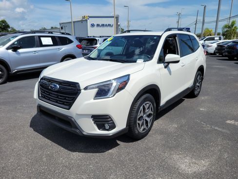 Certified 2024 Subaru Forester Premium AWD/4WD image 3