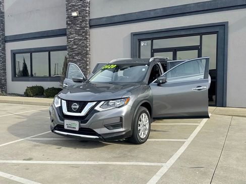 Used 2020 Nissan Rogue SV image 31