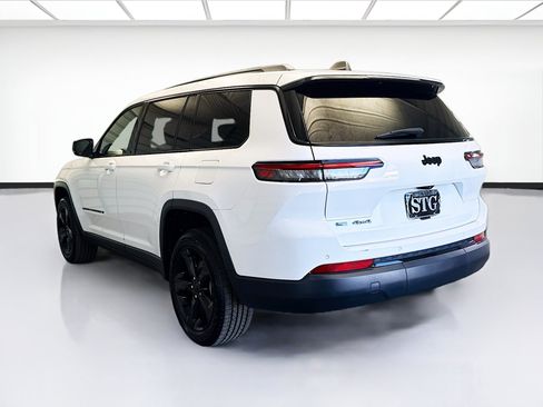 Used 2023 Jeep Grand Cherokee L Laredo image 6