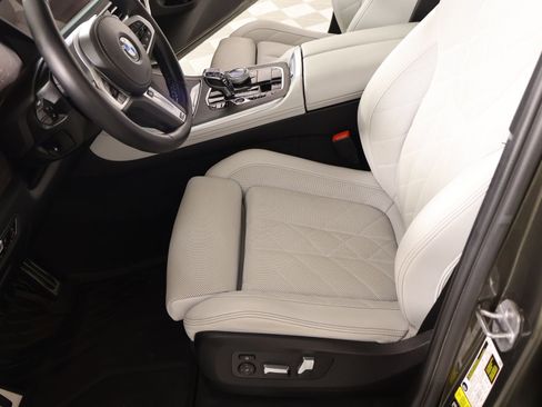Used 2023 BMW X5 xDrive40i w/ M Sport Package image 12