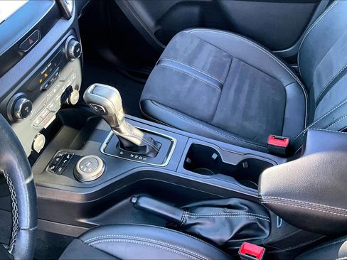 Used 2023 Ford Ranger Lariat w/ Tremor Off-Road Package image 19